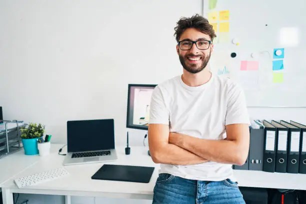 Marcus, side hustler Perker